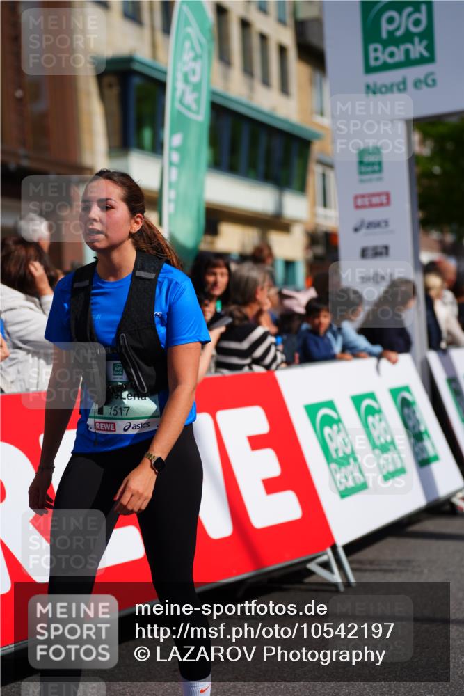 20.09.2026 - PSD Bank Halbmarathon LAZAROV Photography http://msf.ph/oto/10542197 20.09.2026 12:27:57 Ziel 1517, 2427, 3564, 3947, 4187, 4242, 4244 meine-sportfotos.de