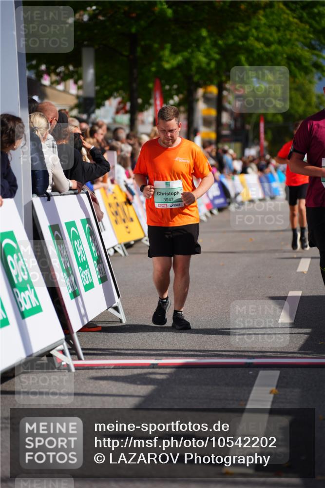 20.09.2026 - PSD Bank Halbmarathon LAZAROV Photography http://msf.ph/oto/10542202 20.09.2026 12:27:59 Ziel 1517, 2427, 3564, 3594, 3947, 4187, 4242, 4244 meine-sportfotos.de