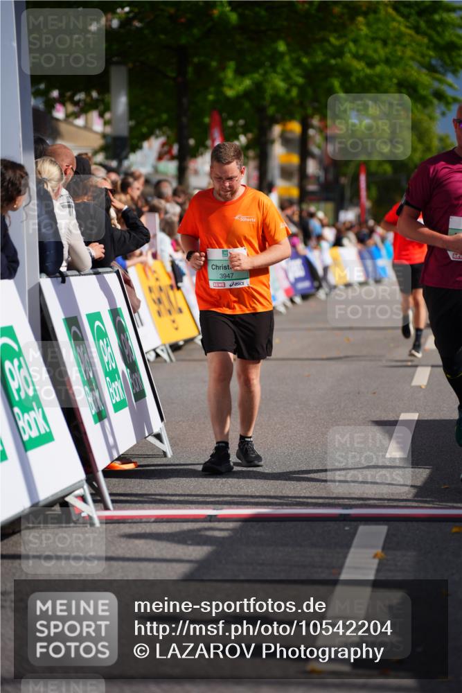20.09.2026 - PSD Bank Halbmarathon LAZAROV Photography http://msf.ph/oto/10542204 20.09.2026 12:27:59 Ziel 1517, 2427, 3564, 3594, 3947, 4187, 4242, 4244 meine-sportfotos.de