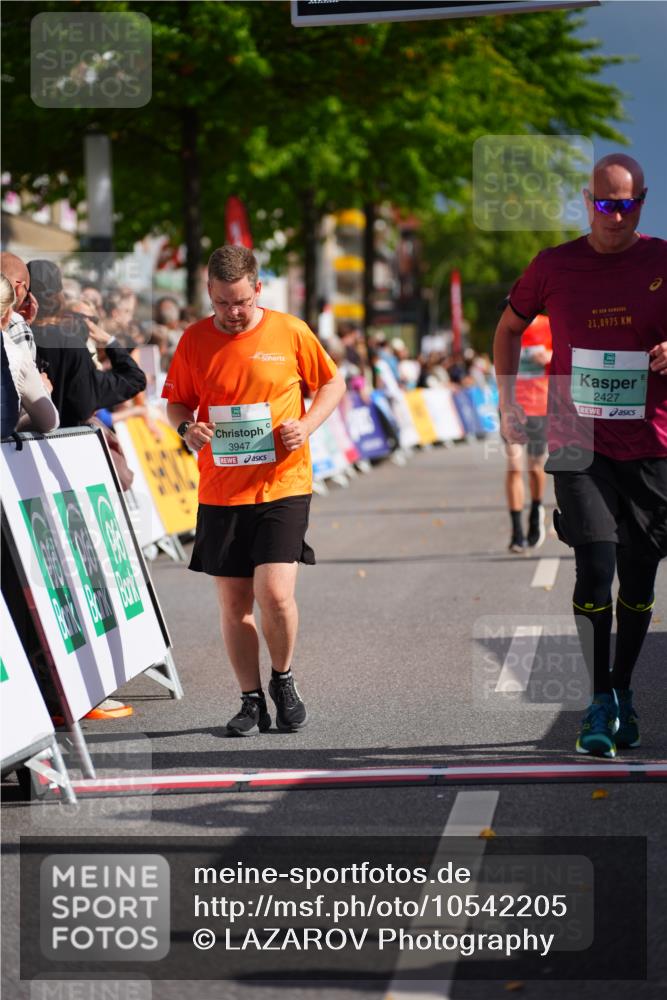 20.09.2026 - PSD Bank Halbmarathon LAZAROV Photography http://msf.ph/oto/10542205 20.09.2026 12:27:59 Ziel 1517, 2427, 3564, 3594, 3947, 4187, 4242, 4244 meine-sportfotos.de