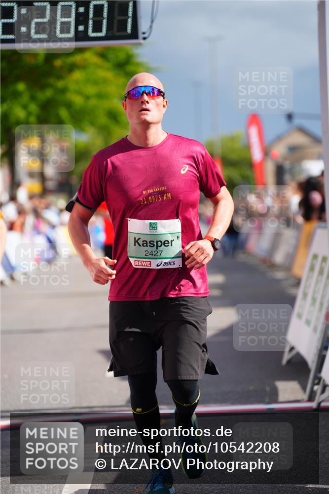 20.09.2026 - PSD Bank Halbmarathon LAZAROV Photography http://msf.ph/oto/10542208 20.09.2026 12:28:00 Ziel 1517, 2427, 3594, 3947, 4187, 4244 meine-sportfotos.de