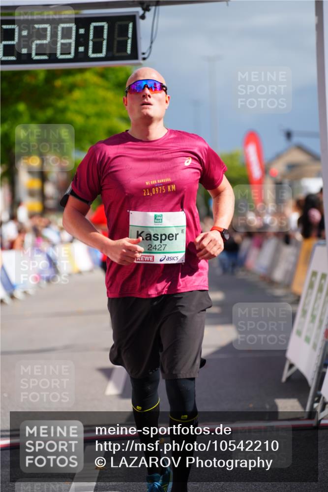 20.09.2026 - PSD Bank Halbmarathon LAZAROV Photography http://msf.ph/oto/10542210 20.09.2026 12:28:01 Ziel 1517, 2427, 3594, 3947, 4187, 4244 meine-sportfotos.de