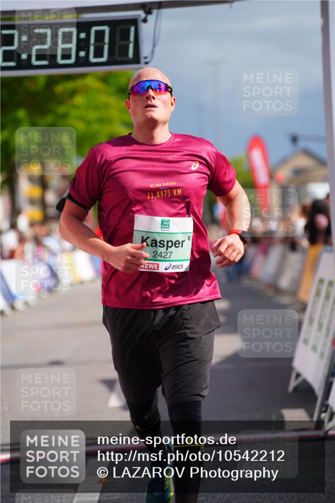 20.09.2026 - PSD Bank Halbmarathon LAZAROV Photography http://msf.ph/oto/10542212 20.09.2026 12:28:01 Ziel 1517, 2427, 3594, 3947, 4187, 4244 meine-sportfotos.de