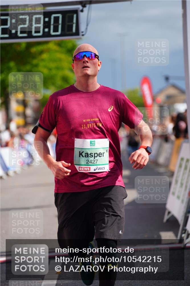 20.09.2026 - PSD Bank Halbmarathon LAZAROV Photography http://msf.ph/oto/10542215 20.09.2026 12:28:01 Ziel 1517, 2427, 3594, 3947, 4187, 4244 meine-sportfotos.de