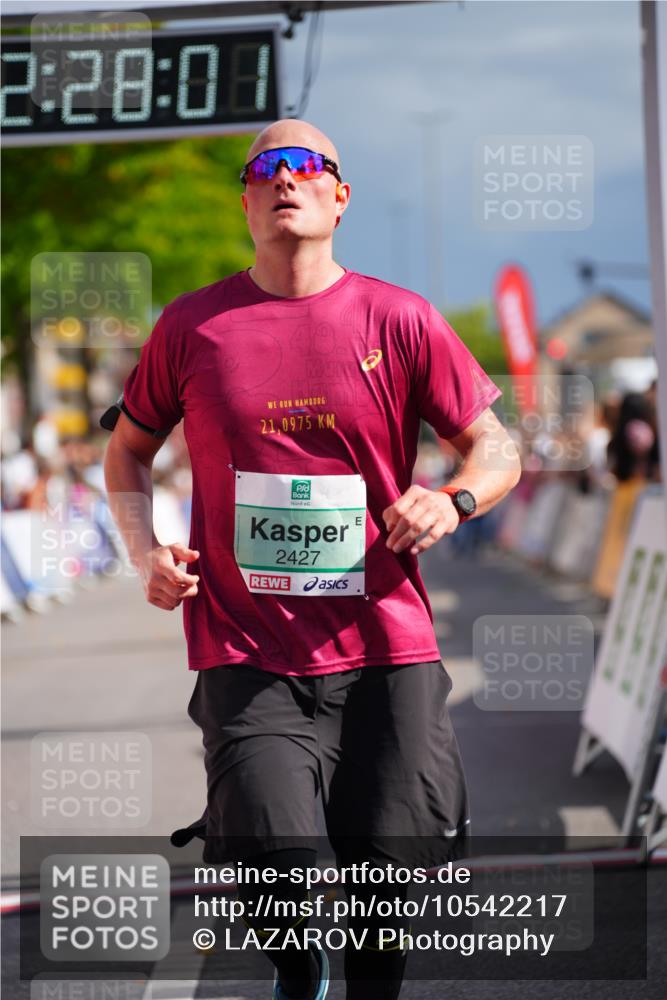 20.09.2026 - PSD Bank Halbmarathon LAZAROV Photography http://msf.ph/oto/10542217 20.09.2026 12:28:01 Ziel 1517, 2427, 3594, 3947, 4187, 4244 meine-sportfotos.de