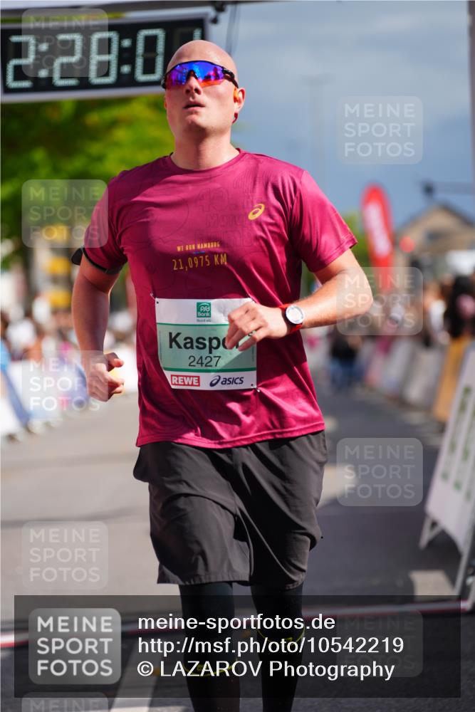 20.09.2026 - PSD Bank Halbmarathon LAZAROV Photography http://msf.ph/oto/10542219 20.09.2026 12:28:01 Ziel 1517, 2427, 3594, 3947, 4187, 4244 meine-sportfotos.de
