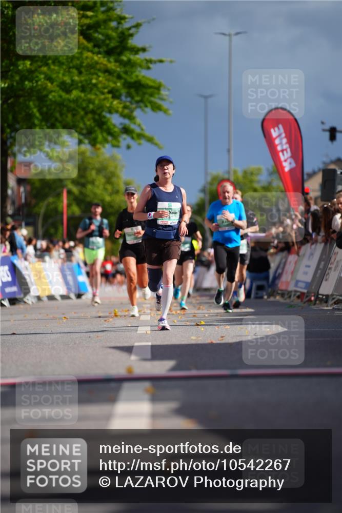 20.09.2026 - PSD Bank Halbmarathon LAZAROV Photography http://msf.ph/oto/10542267 20.09.2026 12:28:14 Ziel 1367, 4455, 4586, 4587 meine-sportfotos.de