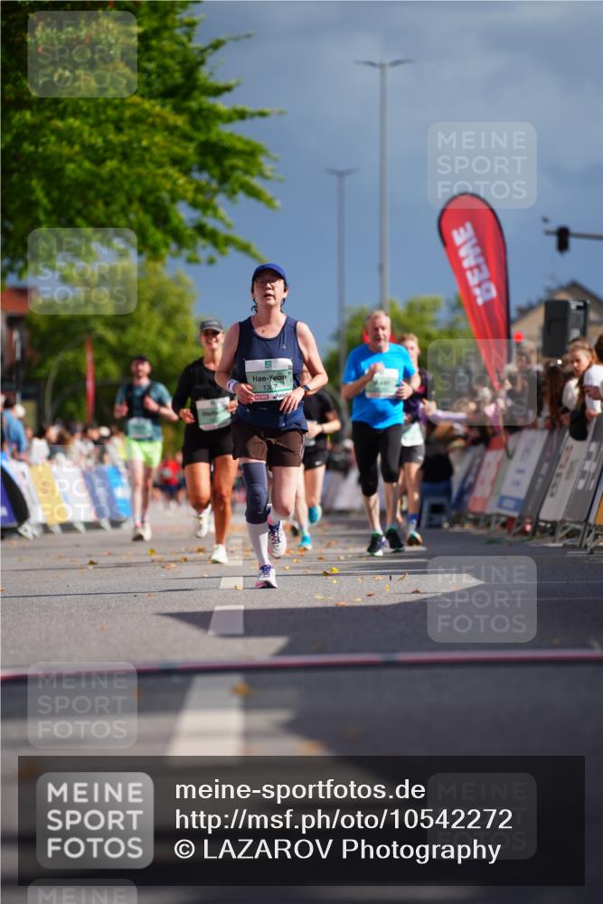20.09.2026 - PSD Bank Halbmarathon LAZAROV Photography http://msf.ph/oto/10542272 20.09.2026 12:28:14 Ziel 1367, 4455, 4586, 4587 meine-sportfotos.de