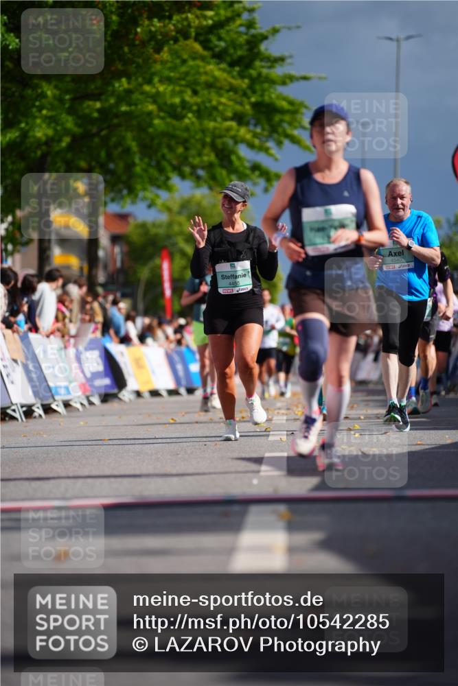 20.09.2026 - PSD Bank Halbmarathon LAZAROV Photography http://msf.ph/oto/10542285 20.09.2026 12:28:16 Ziel 1367, 4455, 4540 meine-sportfotos.de