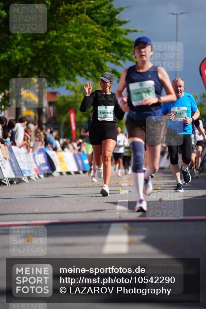 20.09.2026 - PSD Bank Halbmarathon LAZAROV Photography http://msf.ph/oto/10542290 20.09.2026 12:28:16 Ziel 1367, 4455, 4540 meine-sportfotos.de