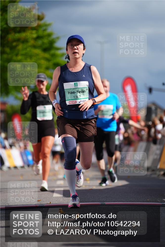 20.09.2026 - PSD Bank Halbmarathon LAZAROV Photography http://msf.ph/oto/10542294 20.09.2026 12:28:17 Ziel 1214, 1367, 4412, 4455, 4540 meine-sportfotos.de