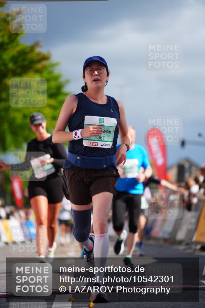 20.09.2026 - PSD Bank Halbmarathon LAZAROV Photography http://msf.ph/oto/10542301 20.09.2026 12:28:17 Ziel 1214, 1367, 4412, 4455, 4540 meine-sportfotos.de