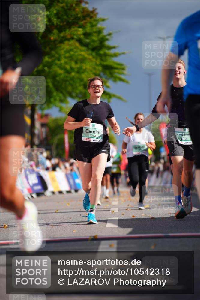 20.09.2026 - PSD Bank Halbmarathon LAZAROV Photography http://msf.ph/oto/10542318 20.09.2026 12:28:19 Ziel 1214, 1367, 2717, 4412, 4455, 4540, 4557 meine-sportfotos.de