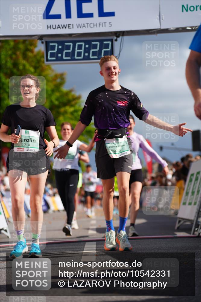 20.09.2026 - PSD Bank Halbmarathon LAZAROV Photography http://msf.ph/oto/10542331 20.09.2026 12:28:22 Ziel 1214, 1367, 1421, 2717, 4412, 4455, 4540, 4557 meine-sportfotos.de