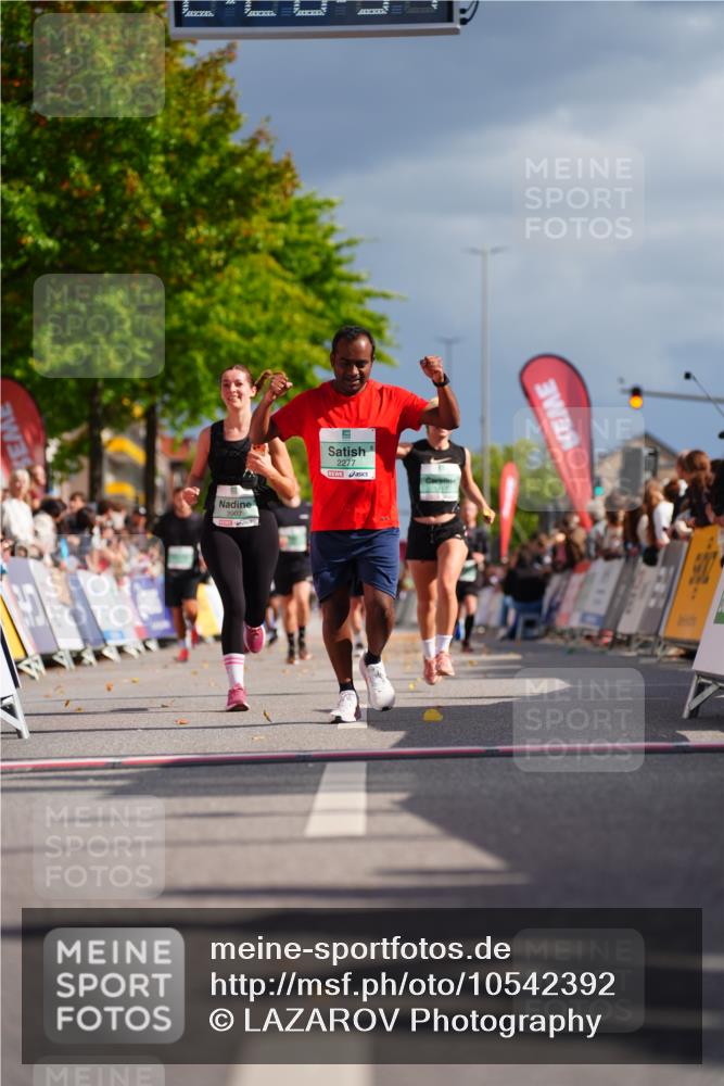 20.09.2026 - PSD Bank Halbmarathon LAZAROV Photography http://msf.ph/oto/10542392 20.09.2026 12:28:37 Ziel 1117, 2277, 3343, 3907, 3958, 3959 meine-sportfotos.de