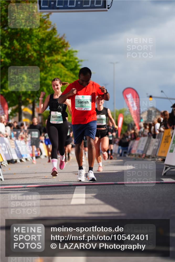 20.09.2026 - PSD Bank Halbmarathon LAZAROV Photography http://msf.ph/oto/10542401 20.09.2026 12:28:37 Ziel 1117, 2277, 3343, 3907, 3958, 3959 meine-sportfotos.de
