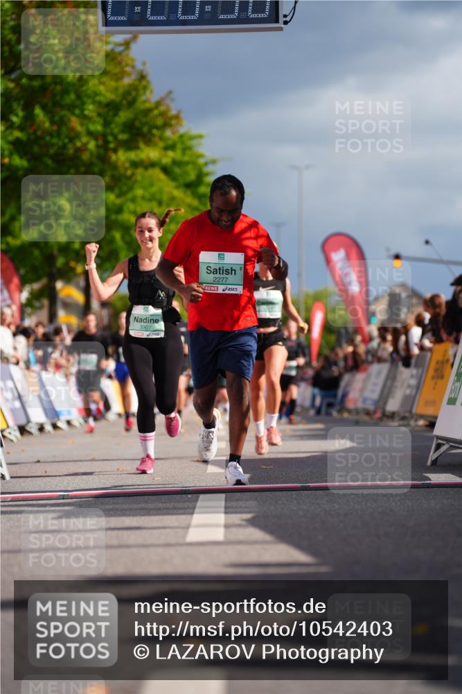 20.09.2026 - PSD Bank Halbmarathon LAZAROV Photography http://msf.ph/oto/10542403 20.09.2026 12:28:37 Ziel 1117, 2277, 3343, 3907, 3958, 3959 meine-sportfotos.de