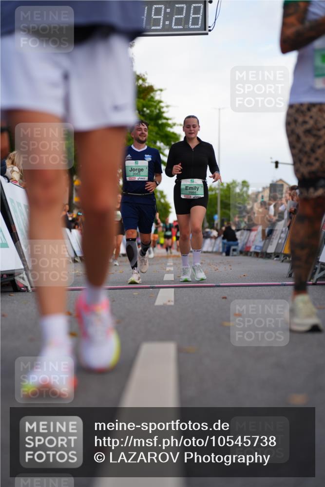20.09.2026 - PSD Bank Halbmarathon LAZAROV Photography http://msf.ph/oto/10545738 20.09.2026 12:49:27 Ziel 2151, 3206, 3983, 3984, 4700 meine-sportfotos.de