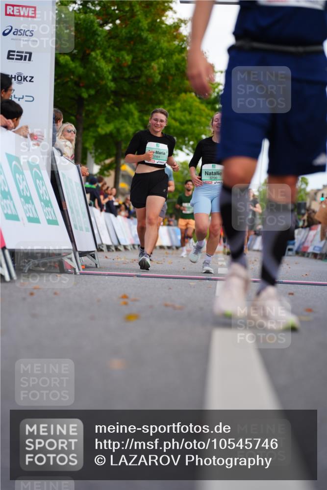 20.09.2026 - PSD Bank Halbmarathon LAZAROV Photography http://msf.ph/oto/10545746 20.09.2026 12:49:32 Ziel 2151, 3700, 3701, 3983, 3984, 4469, 4700 meine-sportfotos.de