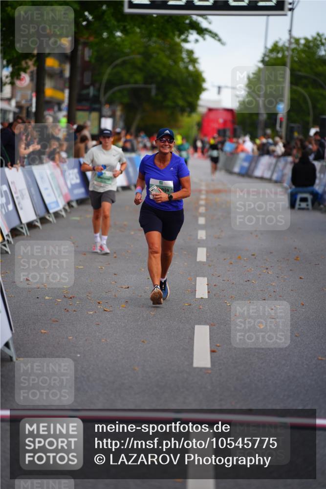 20.09.2026 - PSD Bank Halbmarathon LAZAROV Photography http://msf.ph/oto/10545775 20.09.2026 12:50:03 Ziel 4229 meine-sportfotos.de