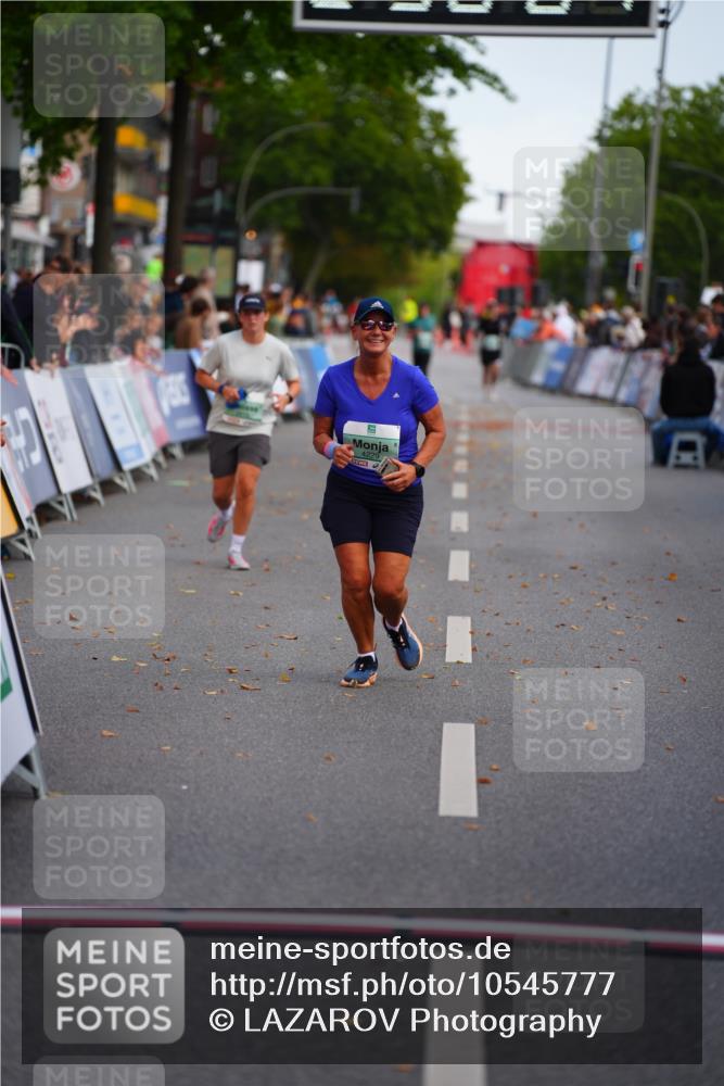 20.09.2026 - PSD Bank Halbmarathon LAZAROV Photography http://msf.ph/oto/10545777 20.09.2026 12:50:03 Ziel 4229 meine-sportfotos.de