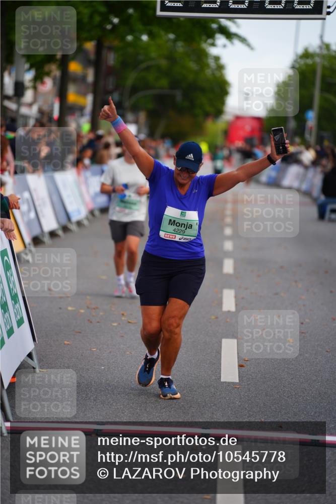 20.09.2026 - PSD Bank Halbmarathon LAZAROV Photography http://msf.ph/oto/10545778 20.09.2026 12:50:05 Ziel 2615, 4229 meine-sportfotos.de