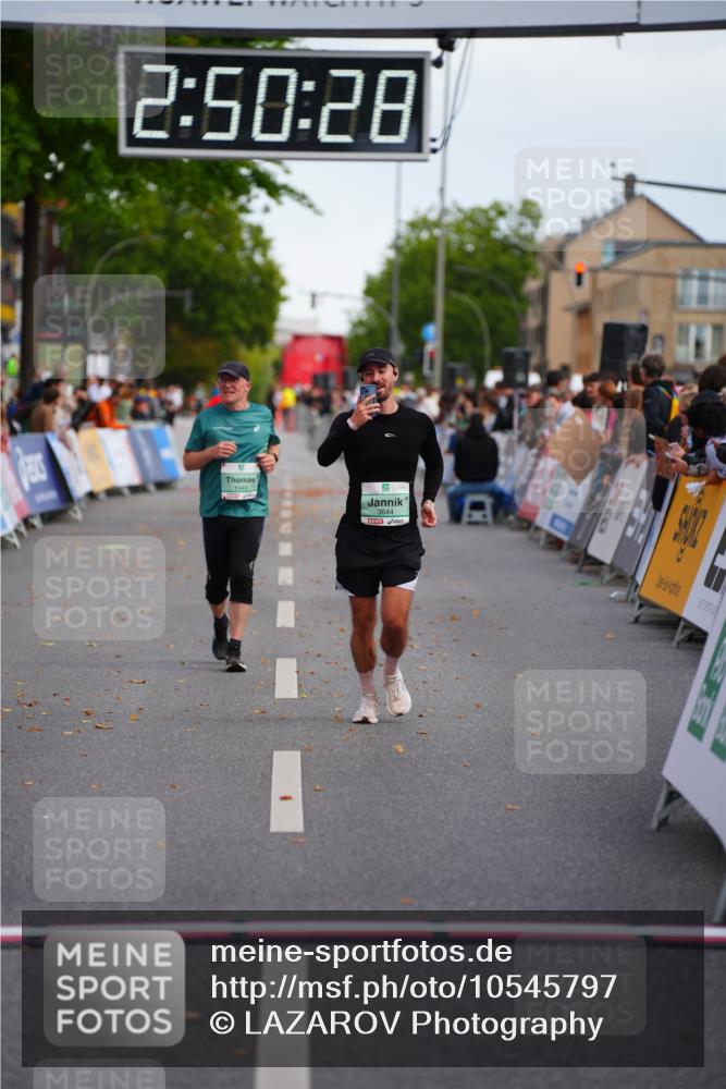 20.09.2026 - PSD Bank Halbmarathon LAZAROV Photography http://msf.ph/oto/10545797 20.09.2026 12:50:27 Ziel 3644 meine-sportfotos.de