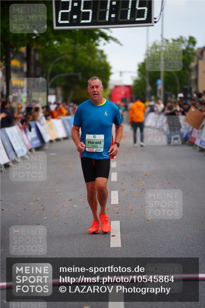 20.09.2026 - PSD Bank Halbmarathon LAZAROV Photography http://msf.ph/oto/10545864 20.09.2026 12:51:14 Ziel 2569 meine-sportfotos.de