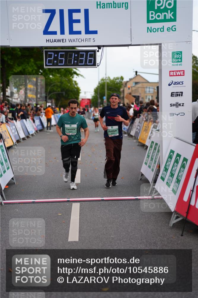 20.09.2026 - PSD Bank Halbmarathon LAZAROV Photography http://msf.ph/oto/10545886 20.09.2026 12:51:35 Ziel 1165, 1166, 3824, 3825 meine-sportfotos.de
