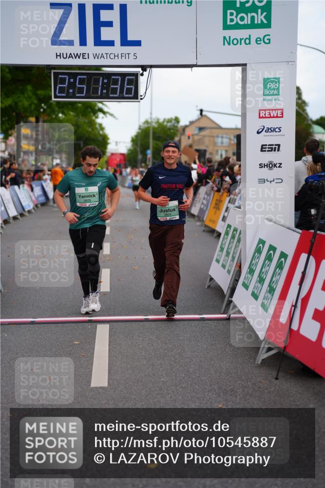 20.09.2026 - PSD Bank Halbmarathon LAZAROV Photography http://msf.ph/oto/10545887 20.09.2026 12:51:36 Ziel 1165, 1166, 3824, 3825 meine-sportfotos.de