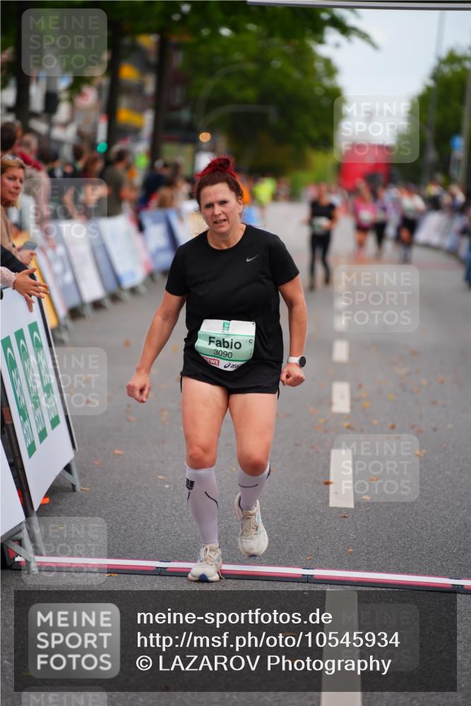 20.09.2026 - PSD Bank Halbmarathon LAZAROV Photography http://msf.ph/oto/10545934 20.09.2026 12:52:14 Ziel 3090 meine-sportfotos.de