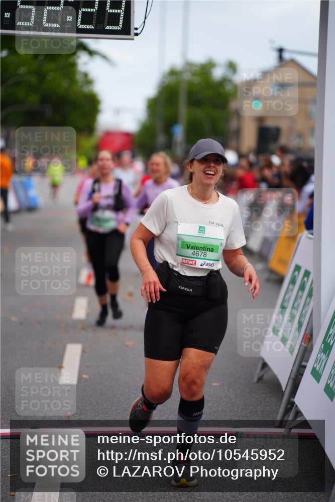 20.09.2026 - PSD Bank Halbmarathon LAZAROV Photography http://msf.ph/oto/10545952 20.09.2026 12:52:29 Ziel 2321, 3607, 4678 meine-sportfotos.de