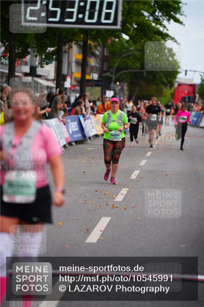 20.09.2026 - PSD Bank Halbmarathon LAZAROV Photography http://msf.ph/oto/10545991 20.09.2026 12:53:07 Ziel 3026 meine-sportfotos.de