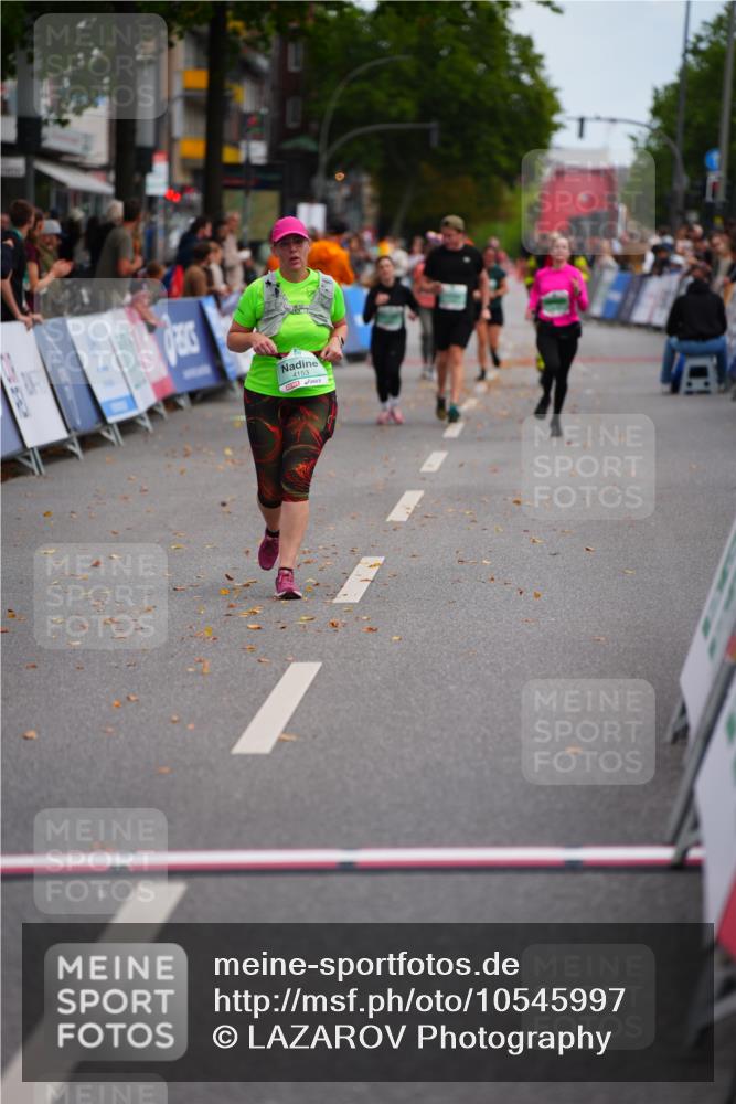 20.09.2026 - PSD Bank Halbmarathon LAZAROV Photography http://msf.ph/oto/10545997 20.09.2026 12:53:09 Ziel 3026, 4153 meine-sportfotos.de
