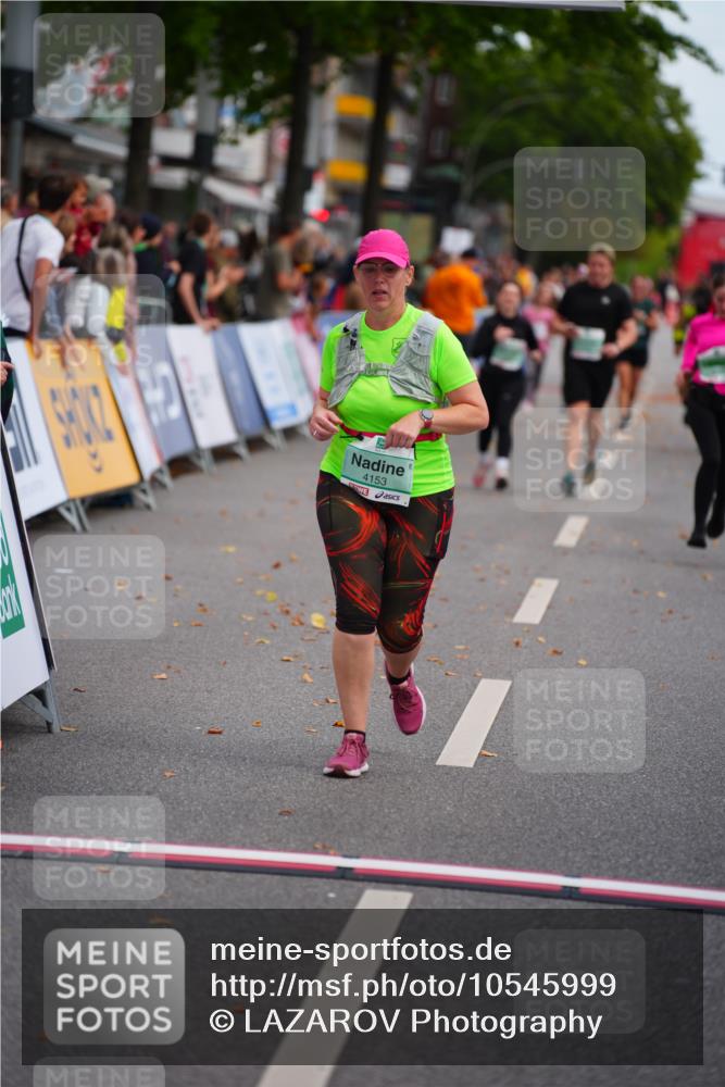 20.09.2026 - PSD Bank Halbmarathon LAZAROV Photography http://msf.ph/oto/10545999 20.09.2026 12:53:12 Ziel 3026, 4153, 4746 meine-sportfotos.de