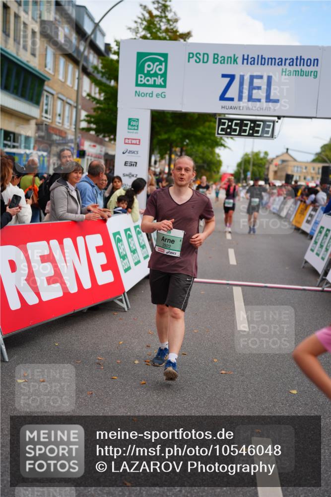 20.09.2026 - PSD Bank Halbmarathon LAZAROV Photography http://msf.ph/oto/10546048 20.09.2026 12:53:32 Ziel 1245, 2922, 3385, 4164 meine-sportfotos.de
