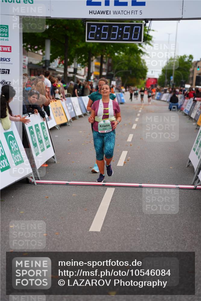 20.09.2026 - PSD Bank Halbmarathon LAZAROV Photography http://msf.ph/oto/10546084 20.09.2026 12:53:50 Ziel 4367 meine-sportfotos.de