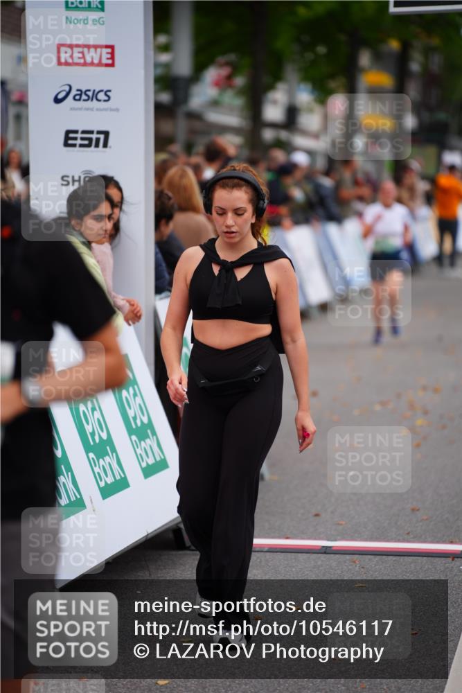 20.09.2026 - PSD Bank Halbmarathon LAZAROV Photography http://msf.ph/oto/10546117 20.09.2026 12:54:13 Ziel 1131, 1293, 3141, 3964 meine-sportfotos.de