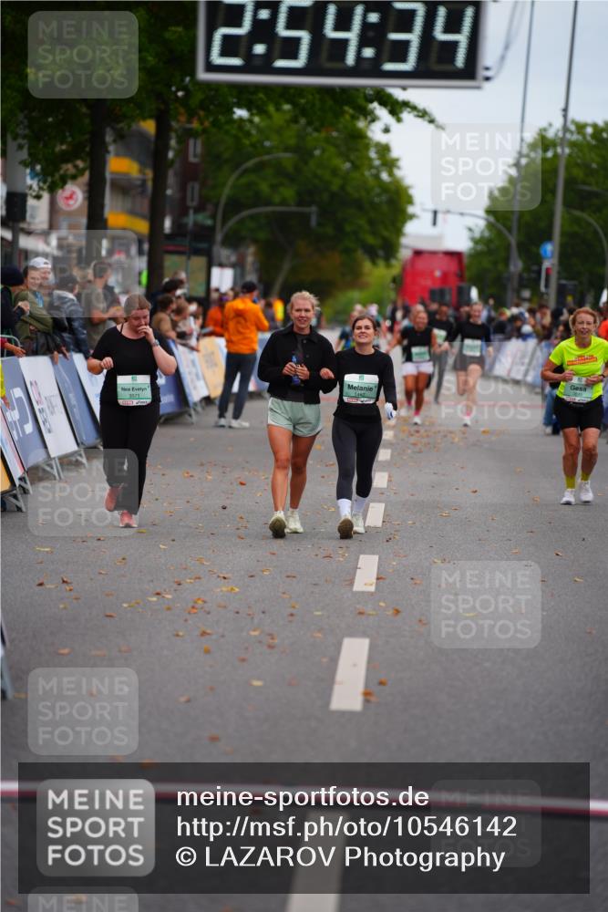 20.09.2026 - PSD Bank Halbmarathon LAZAROV Photography http://msf.ph/oto/10546142 20.09.2026 12:54:33 Ziel 3208 meine-sportfotos.de