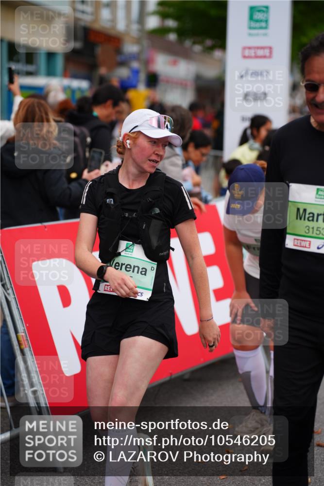 20.09.2026 - PSD Bank Halbmarathon LAZAROV Photography http://msf.ph/oto/10546205 20.09.2026 12:54:53 Ziel 1182, 1619, 2411, 3153, 3157, 3158, 3175 meine-sportfotos.de