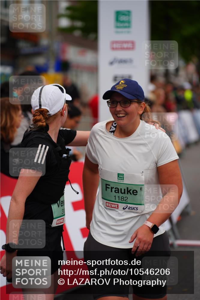 20.09.2026 - PSD Bank Halbmarathon LAZAROV Photography http://msf.ph/oto/10546206 20.09.2026 12:55:00 Ziel 3212 meine-sportfotos.de