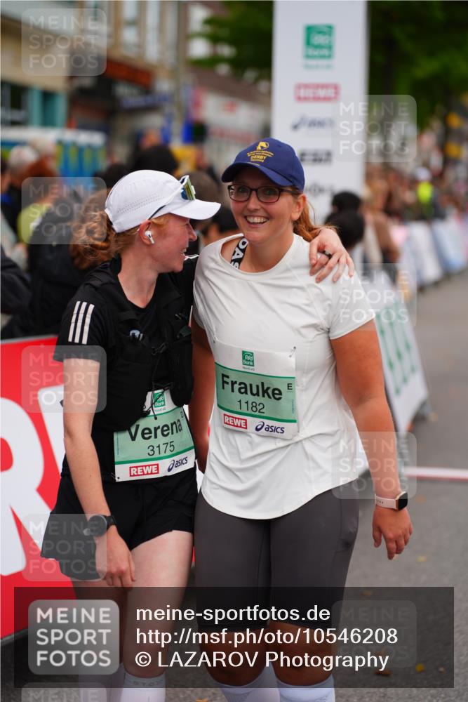 20.09.2026 - PSD Bank Halbmarathon LAZAROV Photography http://msf.ph/oto/10546208 20.09.2026 12:55:00 Ziel 3212 meine-sportfotos.de