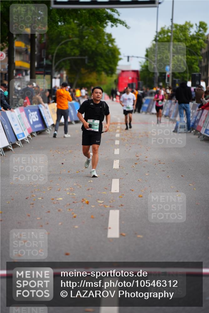 20.09.2026 - PSD Bank Halbmarathon LAZAROV Photography http://msf.ph/oto/10546312 20.09.2026 12:56:39 Ziel 3421 meine-sportfotos.de