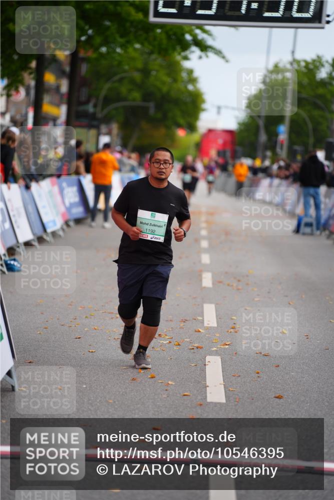 20.09.2026 - PSD Bank Halbmarathon LAZAROV Photography http://msf.ph/oto/10546395 20.09.2026 12:57:50 Ziel 1192 meine-sportfotos.de