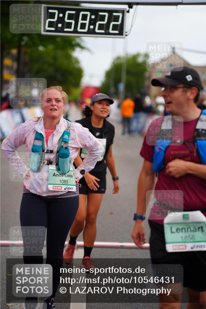 20.09.2026 - PSD Bank Halbmarathon LAZAROV Photography http://msf.ph/oto/10546431 20.09.2026 12:58:22 Ziel 1085, 1395, 1856, 1993 meine-sportfotos.de