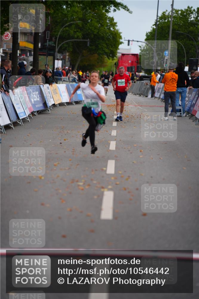 20.09.2026 - PSD Bank Halbmarathon LAZAROV Photography http://msf.ph/oto/10546442 20.09.2026 12:58:31 Ziel 4411 meine-sportfotos.de