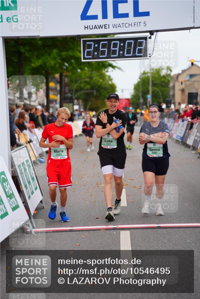 20.09.2026 - PSD Bank Halbmarathon LAZAROV Photography http://msf.ph/oto/10546495 20.09.2026 12:59:02 Ziel 1051, 2982, 2983 meine-sportfotos.de