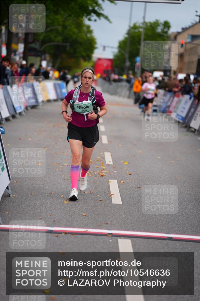 20.09.2026 - PSD Bank Halbmarathon LAZAROV Photography http://msf.ph/oto/10546636 20.09.2026 13:01:10 Ziel 3228 meine-sportfotos.de