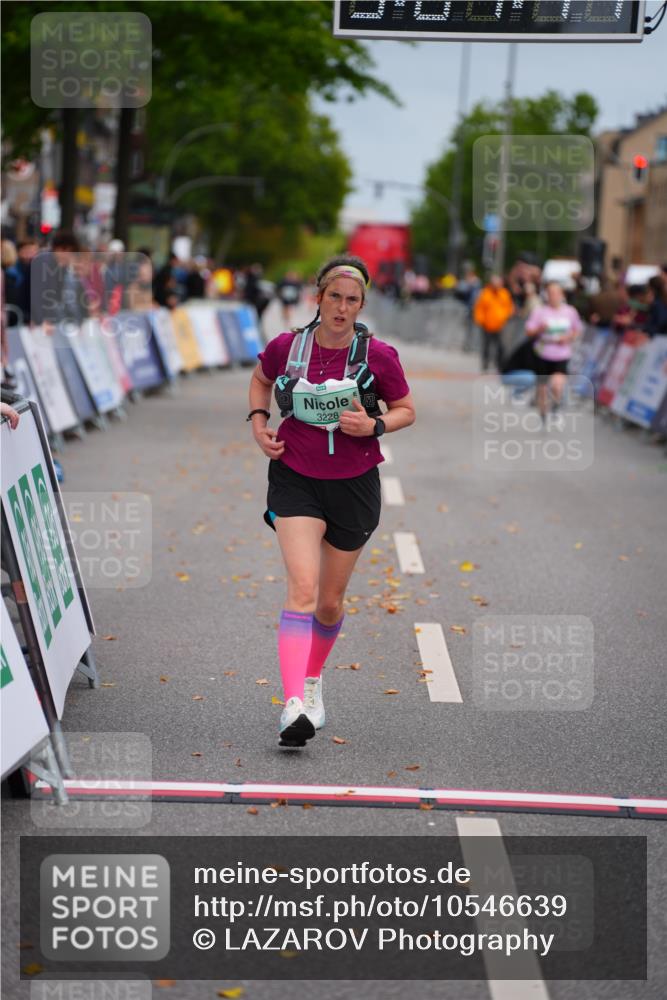 20.09.2026 - PSD Bank Halbmarathon LAZAROV Photography http://msf.ph/oto/10546639 20.09.2026 13:01:10 Ziel 3228 meine-sportfotos.de
