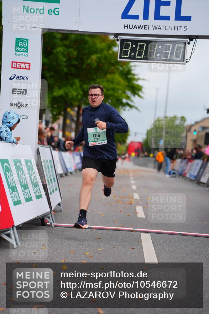 20.09.2026 - PSD Bank Halbmarathon LAZAROV Photography http://msf.ph/oto/10546672 20.09.2026 13:01:30 Ziel 2786 meine-sportfotos.de